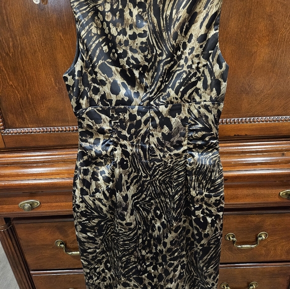 Suite 7 Dress - Picture 4 of 4